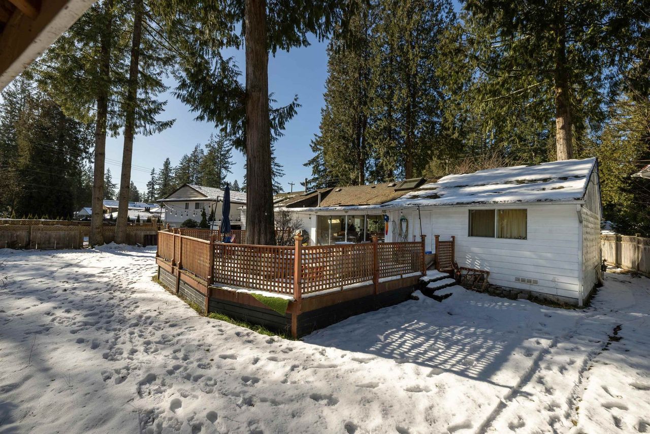 4520-capilano-road-canyon-heights-nv-north-vancouver-06.jpg