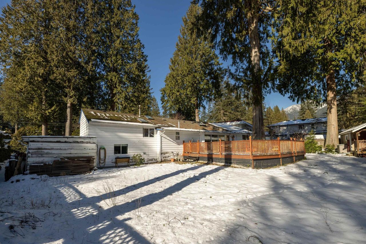 4520-capilano-road-canyon-heights-nv-north-vancouver-08.jpg