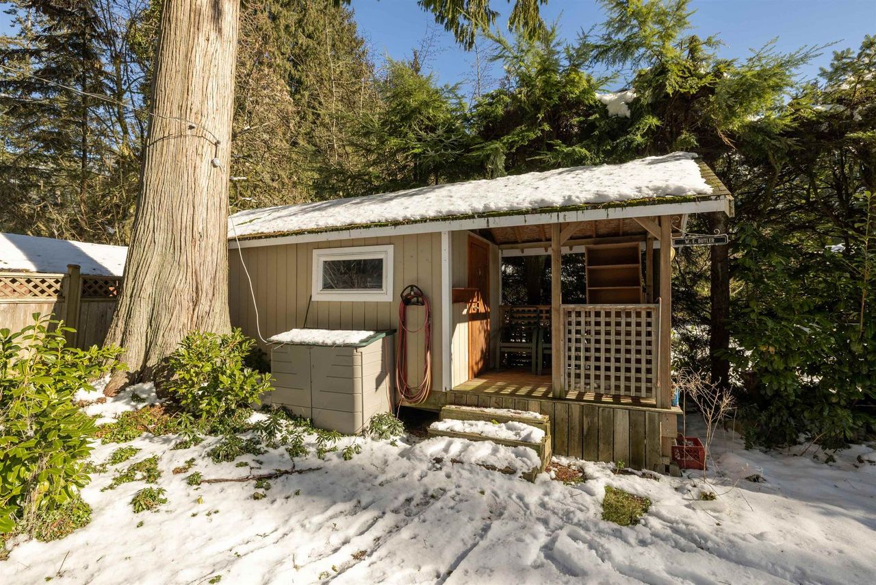 4520-capilano-road-canyon-heights-nv-north-vancouver-09.jpg