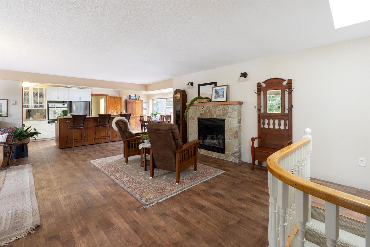 4520-capilano-road-canyon-heights-nv-north-vancouver-18.jpg