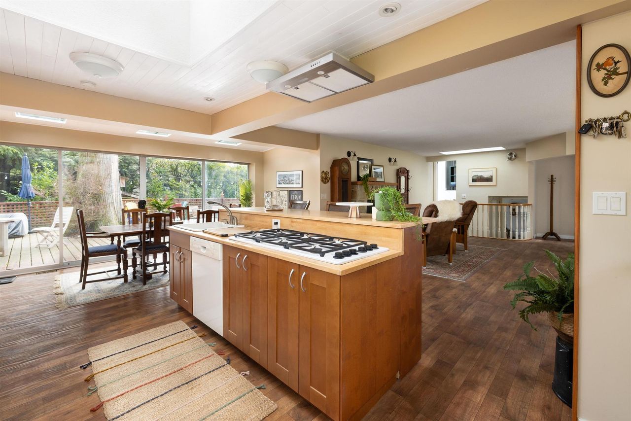 4520-capilano-road-canyon-heights-nv-north-vancouver-19.jpg