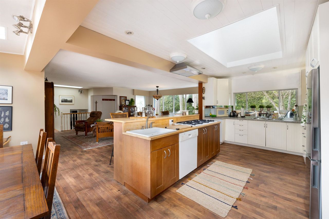 4520-capilano-road-canyon-heights-nv-north-vancouver-20.jpg