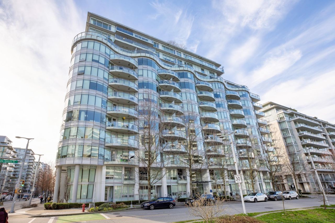 1661-ontario-street-false-creek-vancouver-west-01.jpg