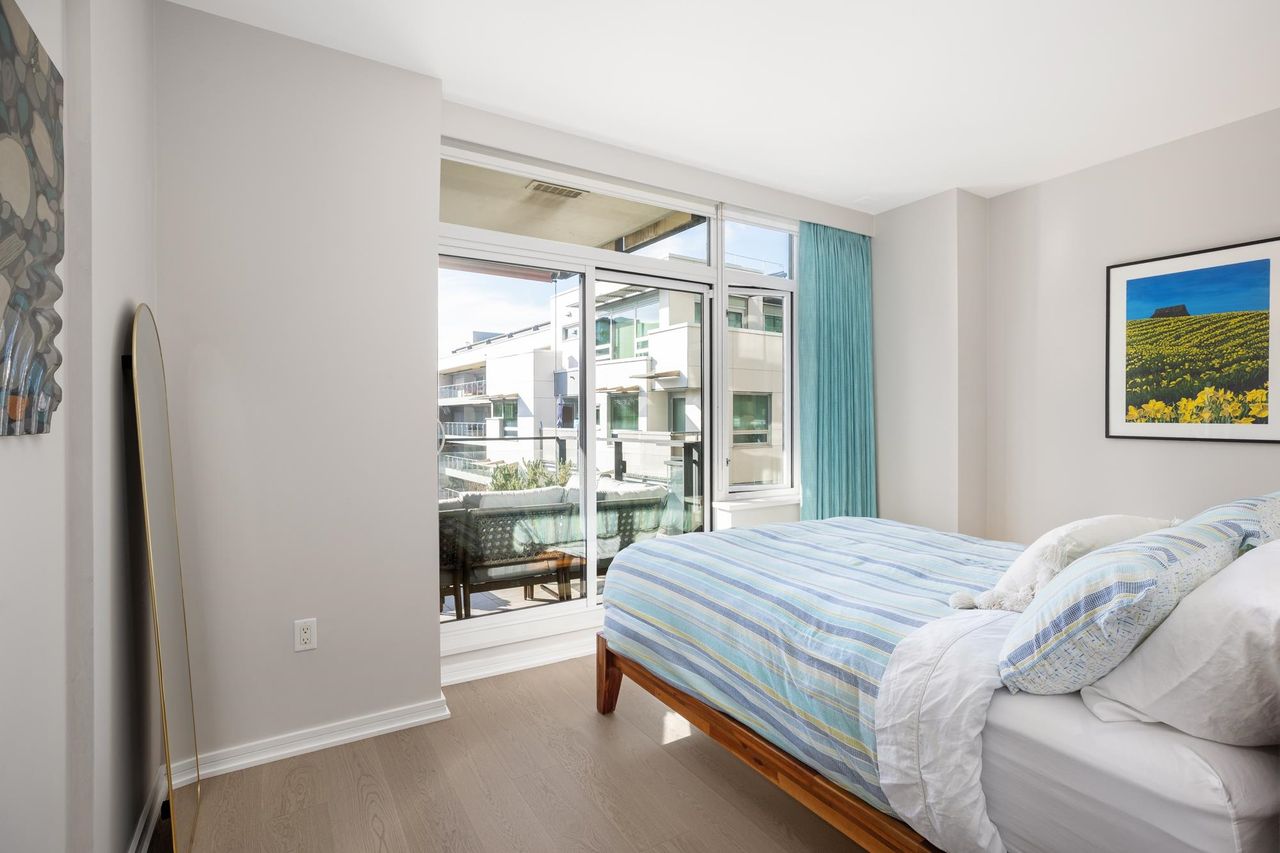 1661-ontario-street-false-creek-vancouver-west-15.jpg