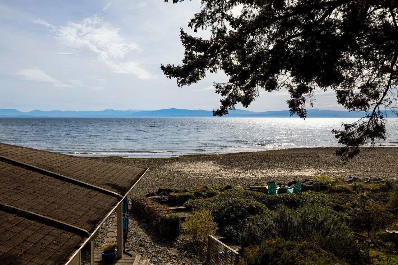 1585-field-road-sechelt-district-sunshine-coast-18.jpg