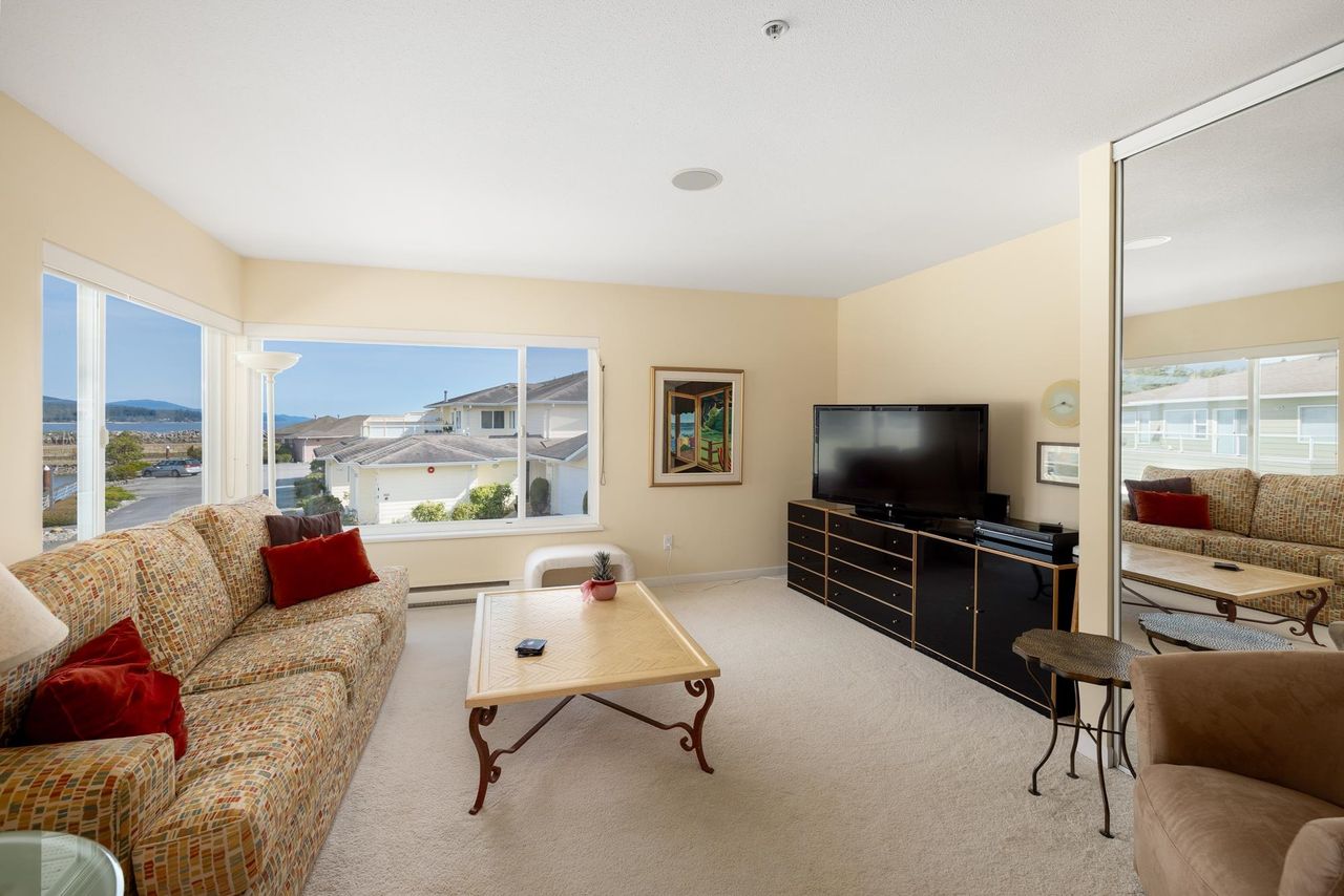 1585-field-road-sechelt-district-sunshine-coast-26.jpg