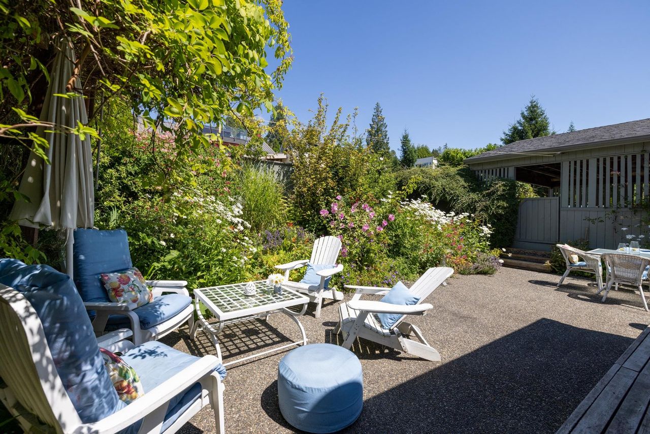 2433-mathers-avenue-dundarave-west-vancouver-14.jpg