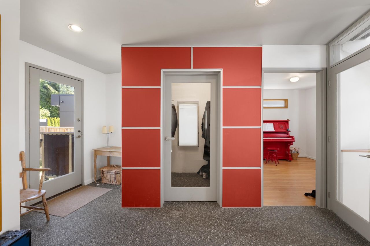 2433-mathers-avenue-dundarave-west-vancouver-16.jpg