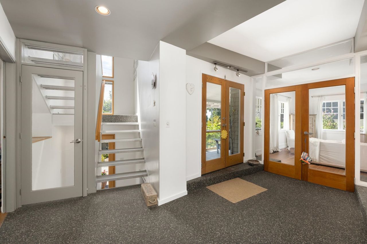 2433-mathers-avenue-dundarave-west-vancouver-17.jpg