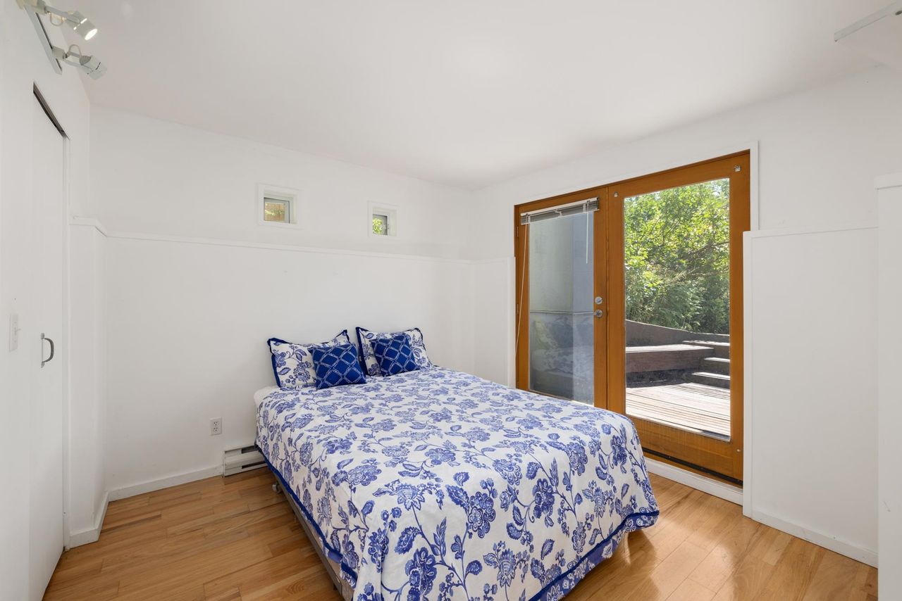 2433-mathers-avenue-dundarave-west-vancouver-22.jpg