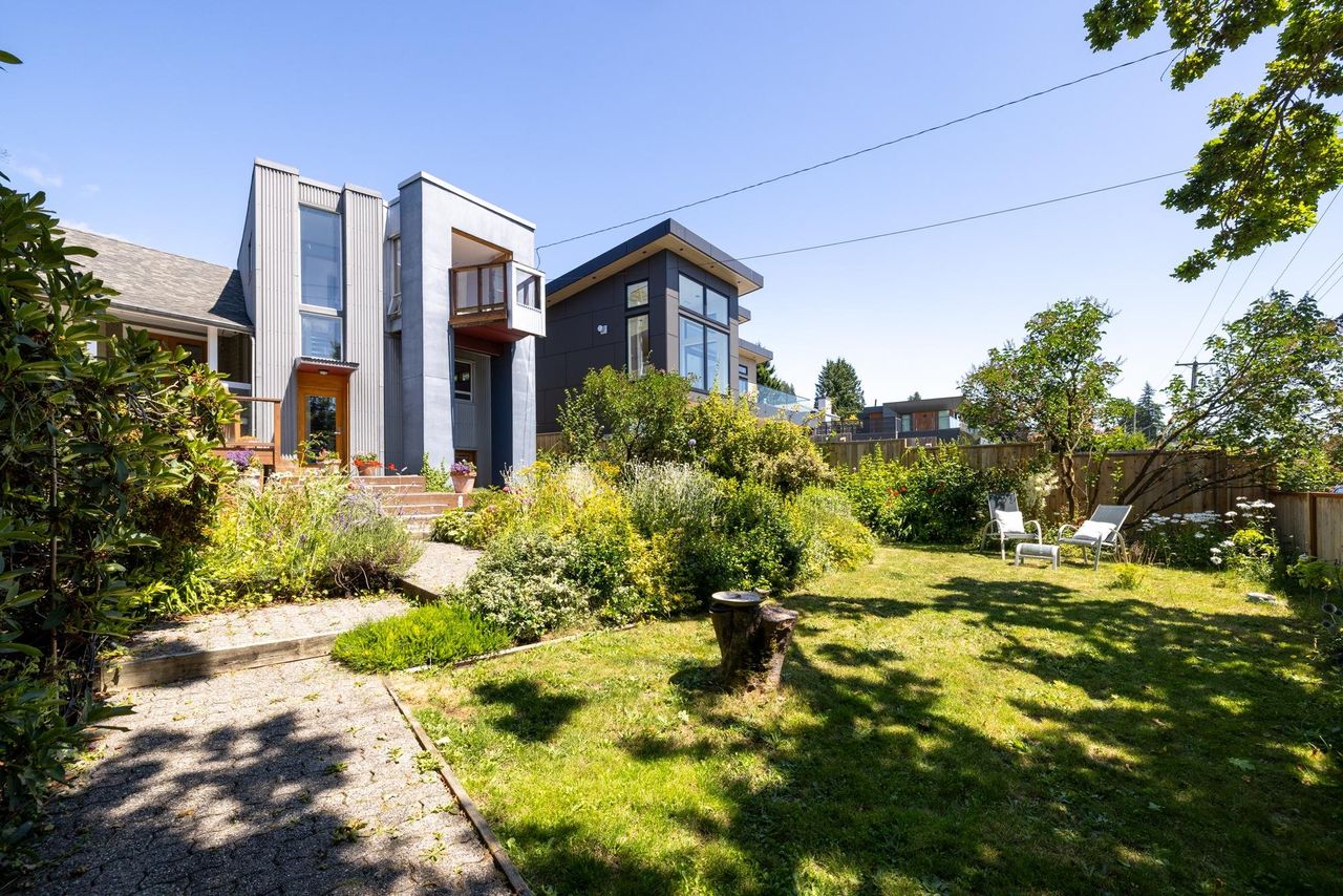 2433-mathers-avenue-dundarave-west-vancouver-27.jpg