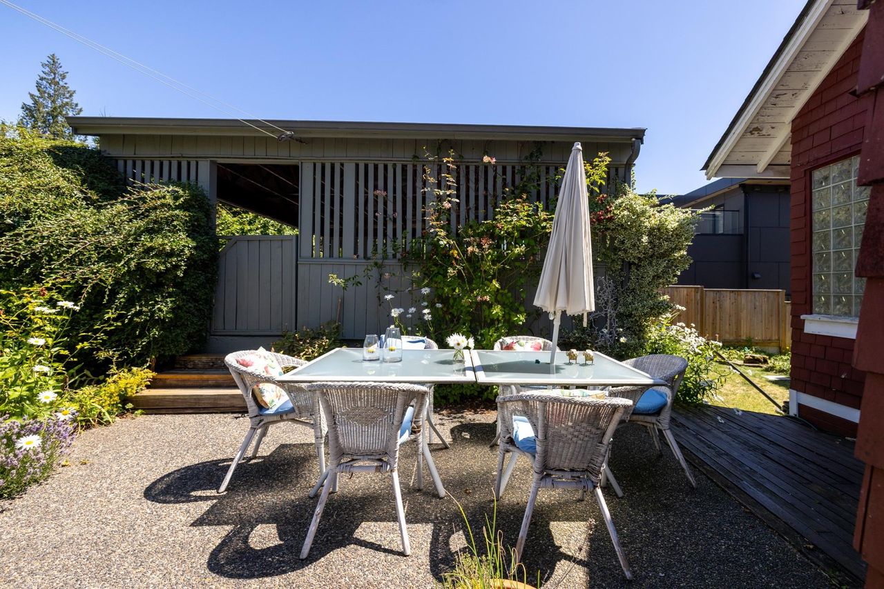 2433-mathers-avenue-dundarave-west-vancouver-31.jpg