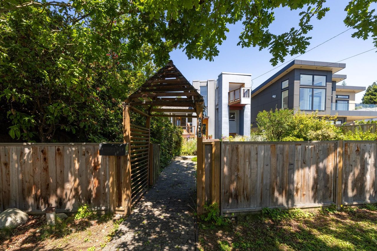 2433-mathers-avenue-dundarave-west-vancouver-33.jpg