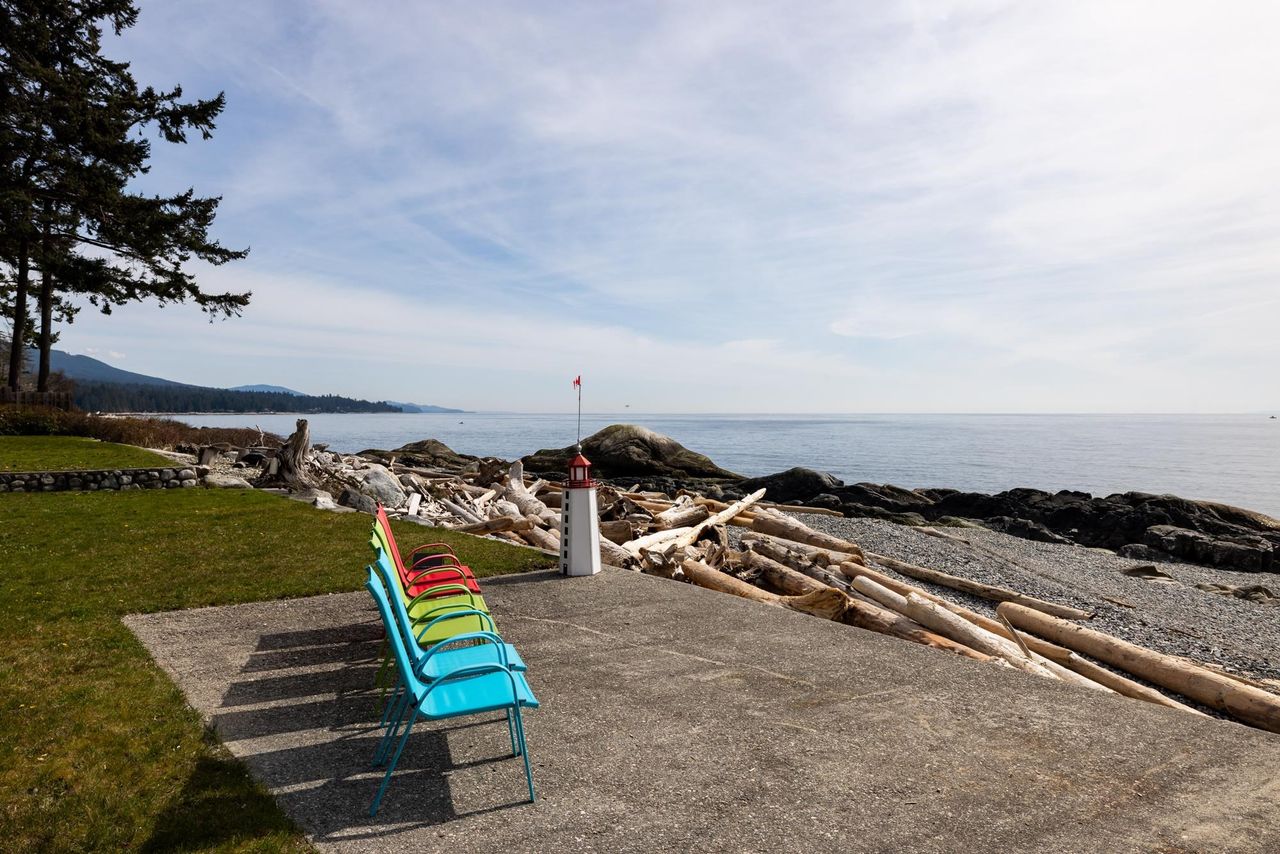 1537-mccullough-road-sechelt-district-sunshine-coast-09.jpg