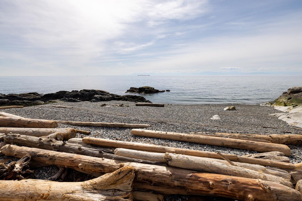 1537-mccullough-road-sechelt-district-sunshine-coast-10.jpg