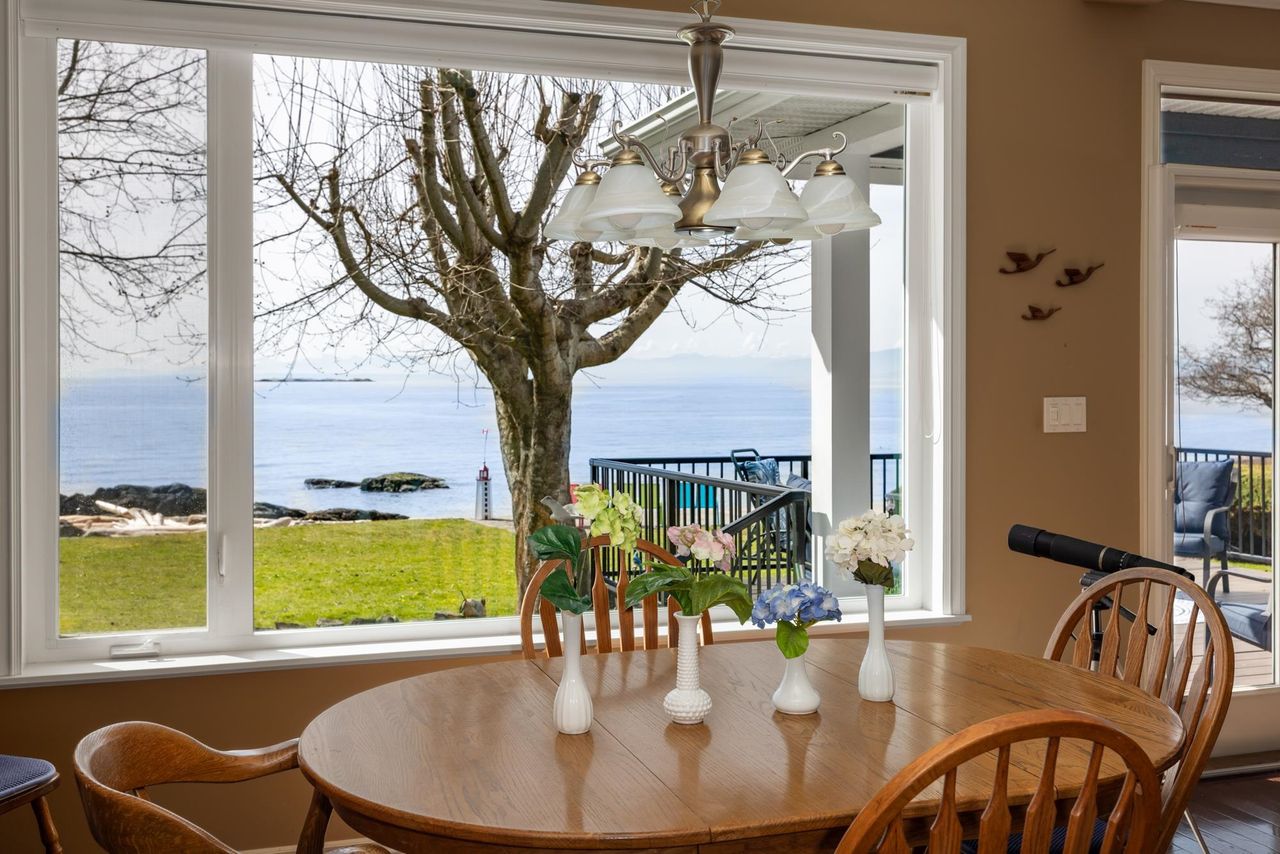 1537-mccullough-road-sechelt-district-sunshine-coast-14.jpg