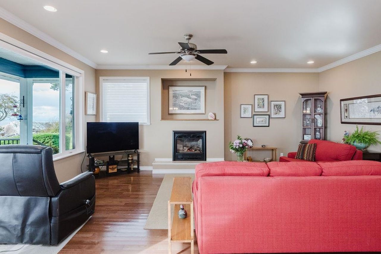 1537-mccullough-road-sechelt-district-sunshine-coast-22.jpg