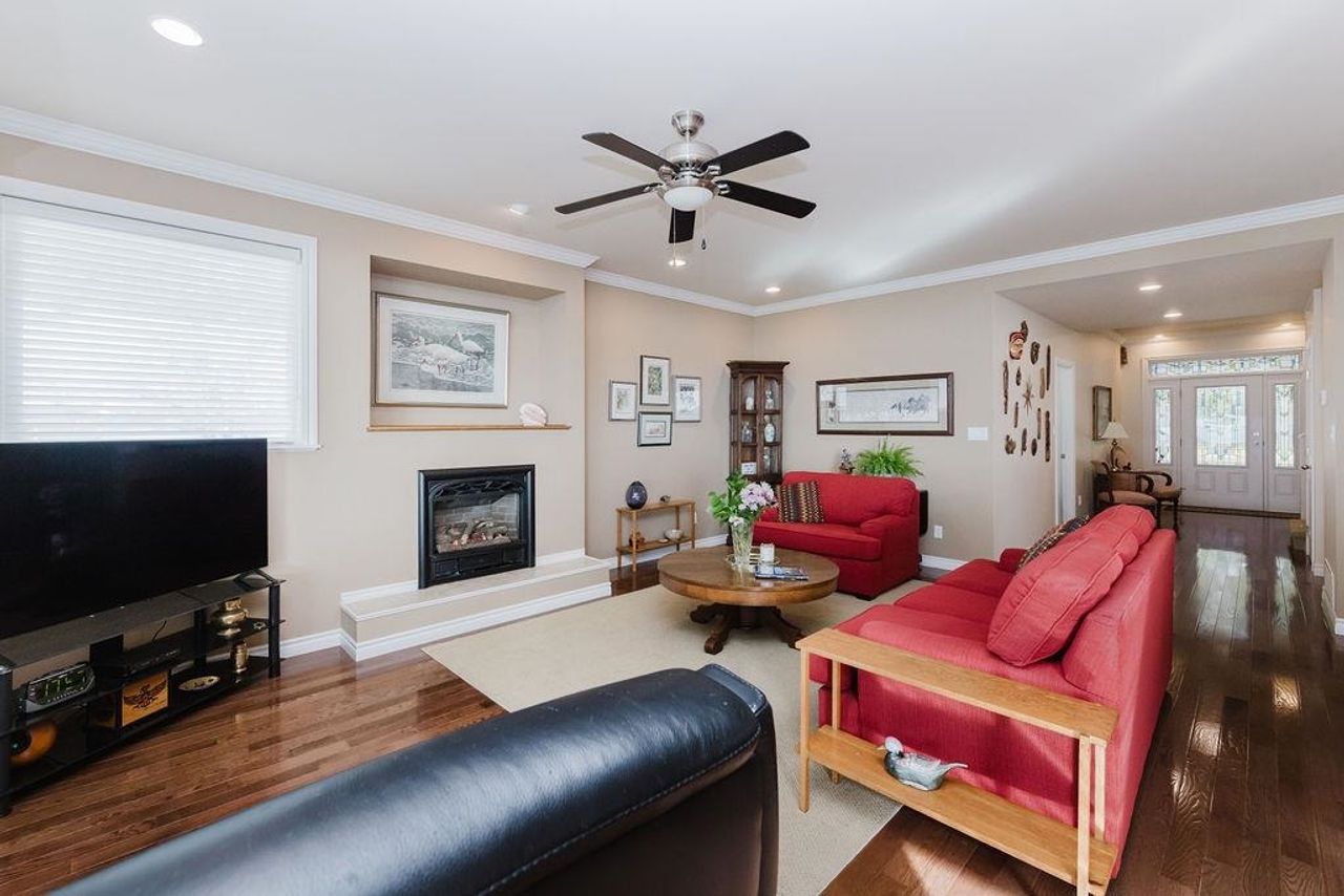 1537-mccullough-road-sechelt-district-sunshine-coast-23.jpg