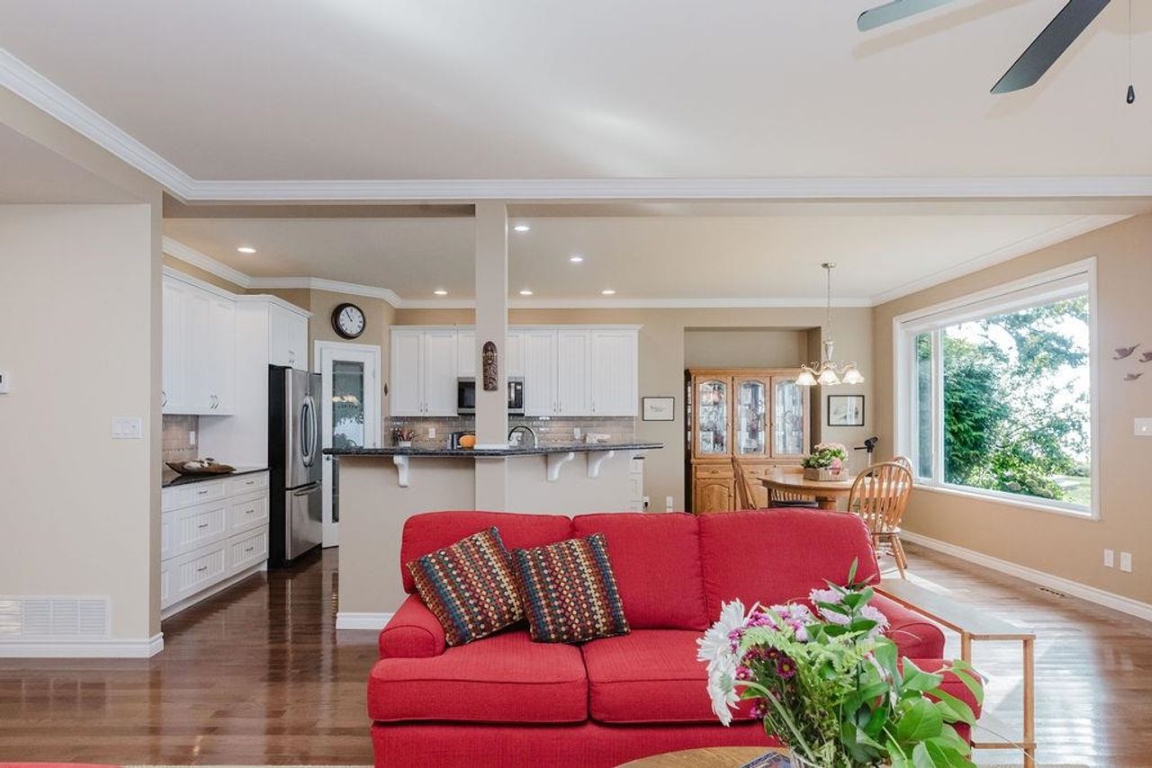 1537-mccullough-road-sechelt-district-sunshine-coast-24.jpg