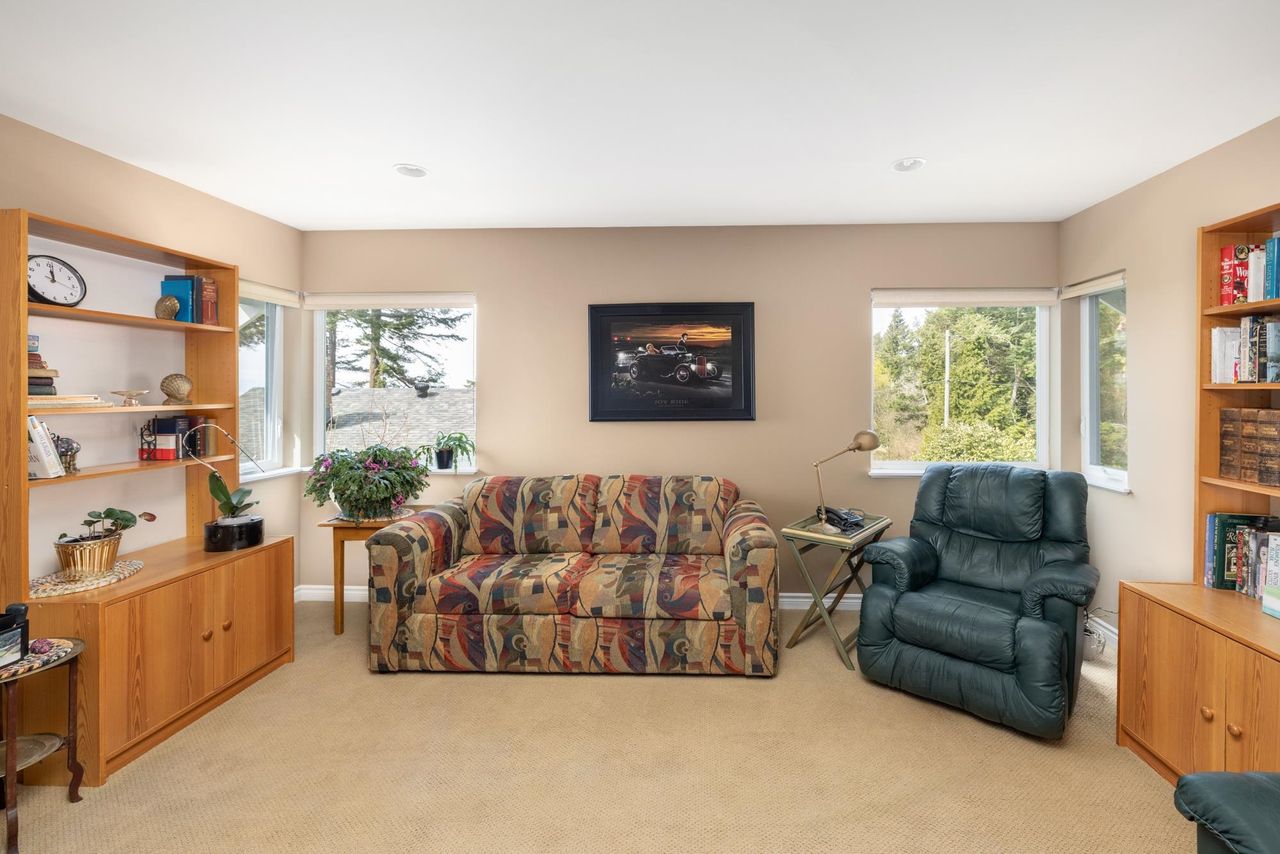 1537-mccullough-road-sechelt-district-sunshine-coast-31.jpg