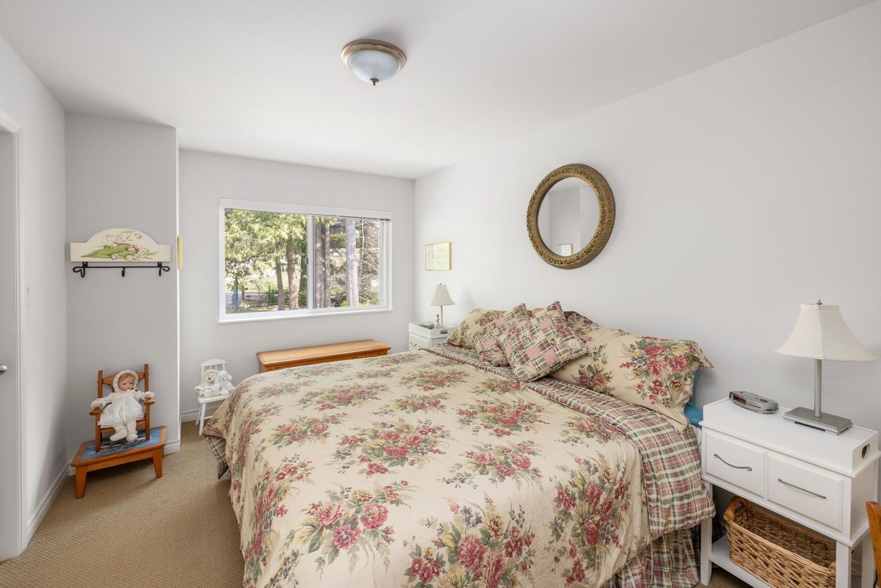 1537-mccullough-road-sechelt-district-sunshine-coast-33.jpg
