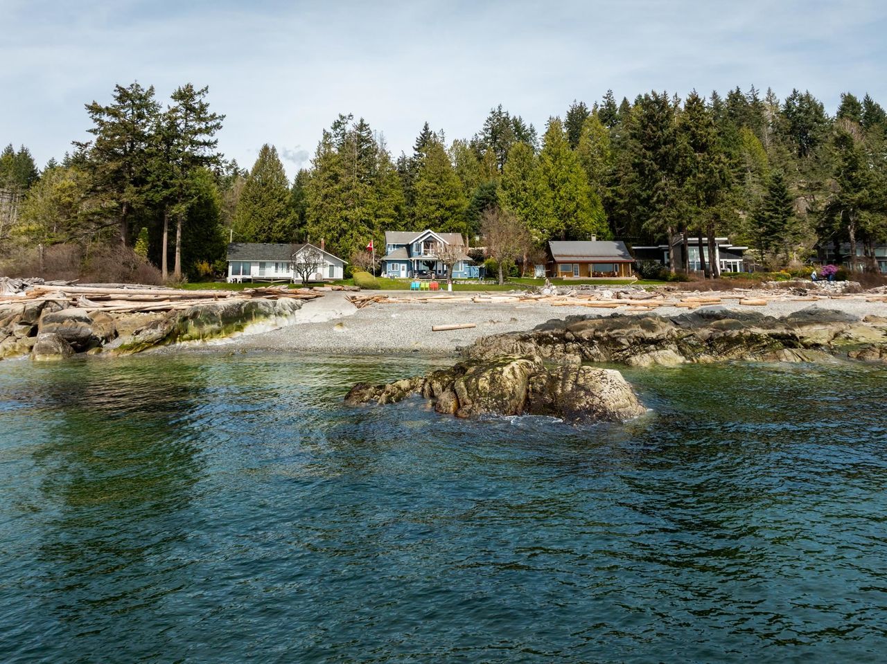 1537-mccullough-road-sechelt-district-sunshine-coast-38.jpg