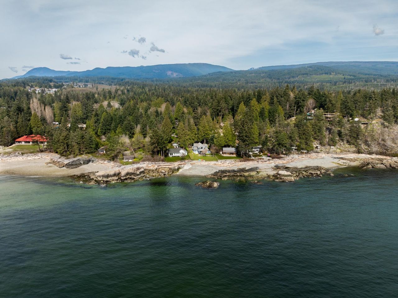 1537-mccullough-road-sechelt-district-sunshine-coast-39.jpg