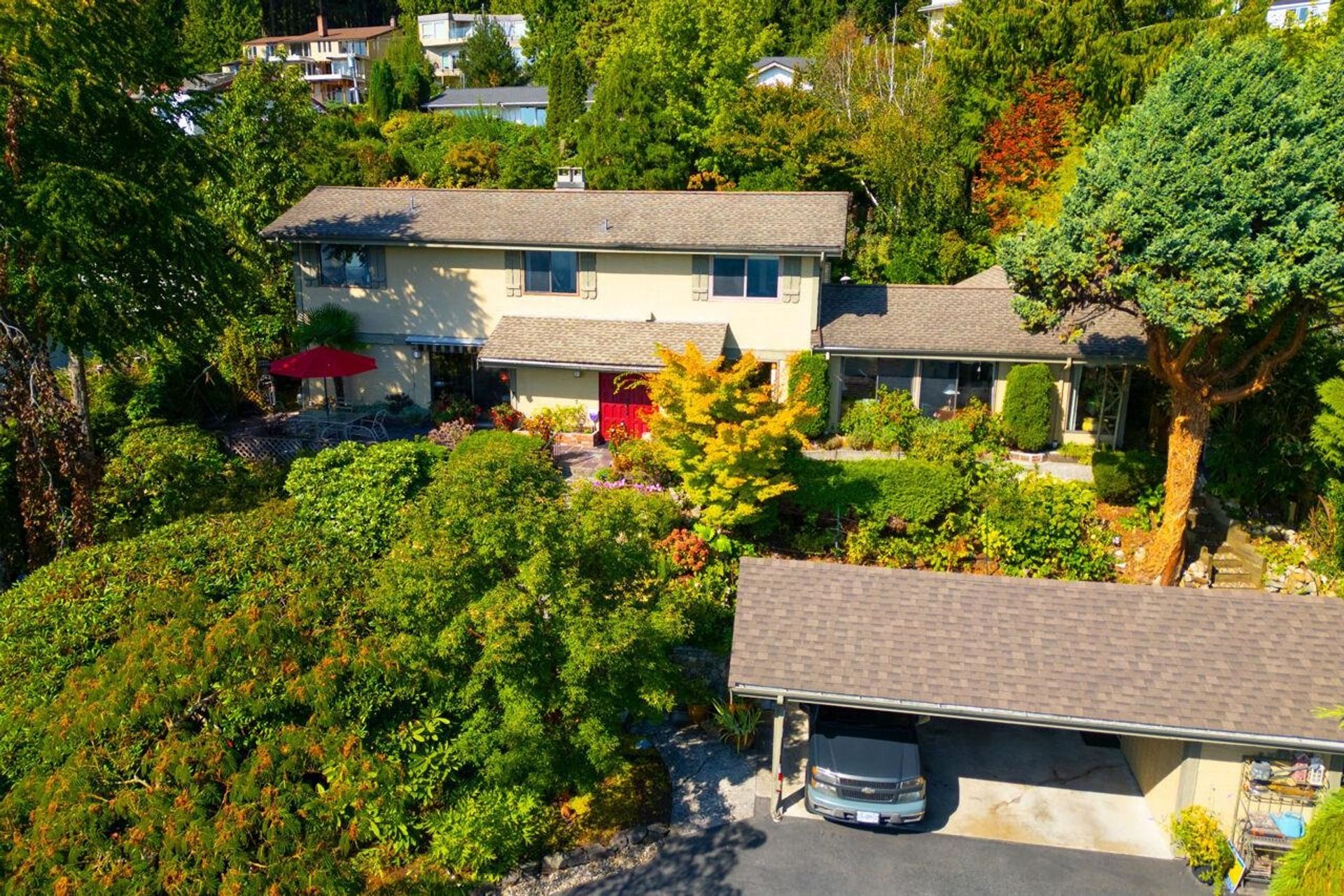 Photo of 560 Craigmohr Drive, Glenmore, West Vancouver