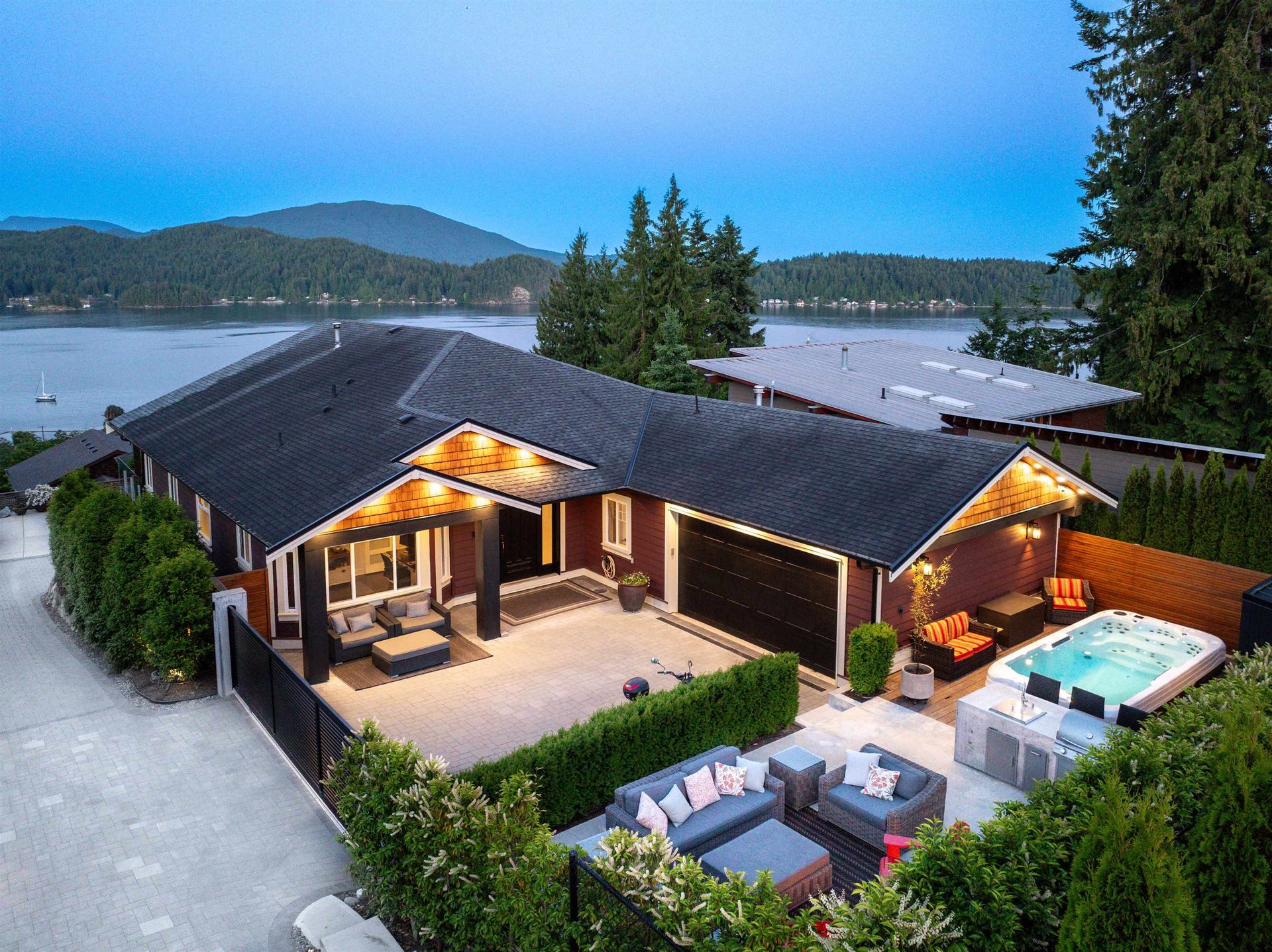 Photo of 588 North Fletcher Road, Gibsons & Area, Sunshine Coast