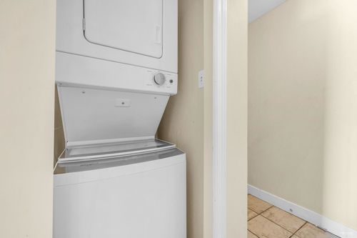 5911-alderbridge-way-brighouse-richmond-20 at 1601 - 5911 Alderbridge Way, Brighouse, Richmond