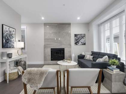 262153601-4 at 2120 Graveley Street, Grandview VE, Vancouver East