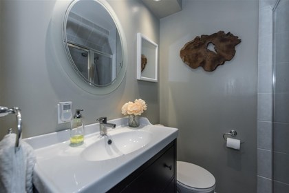 262185686-3 at 3001 Laurel Street, Fairview VW, Vancouver West