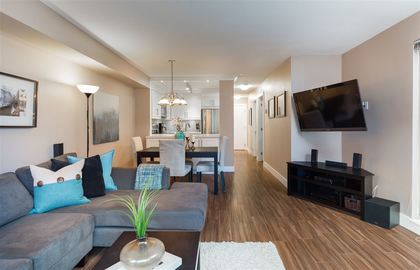 262146358-4 at 210 - 228 East 18th Avenue, Main, Vancouver East