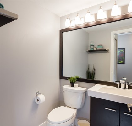 262146358-9 at 210 - 228 East 18th Avenue, Main, Vancouver East