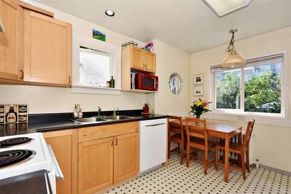 262210453-3 at 2982 West 3rd Avenue, Kitsilano, Vancouver West