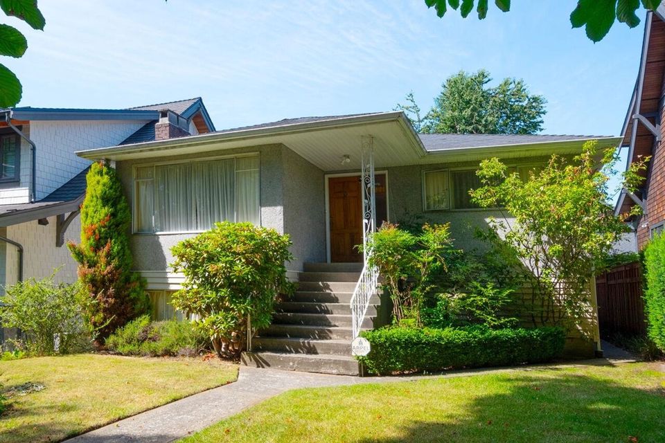 2621-w-14th-avenue-kitsilano-vancouver-west-01 at 2621 W 14th Avenue, Kitsilano, Vancouver West