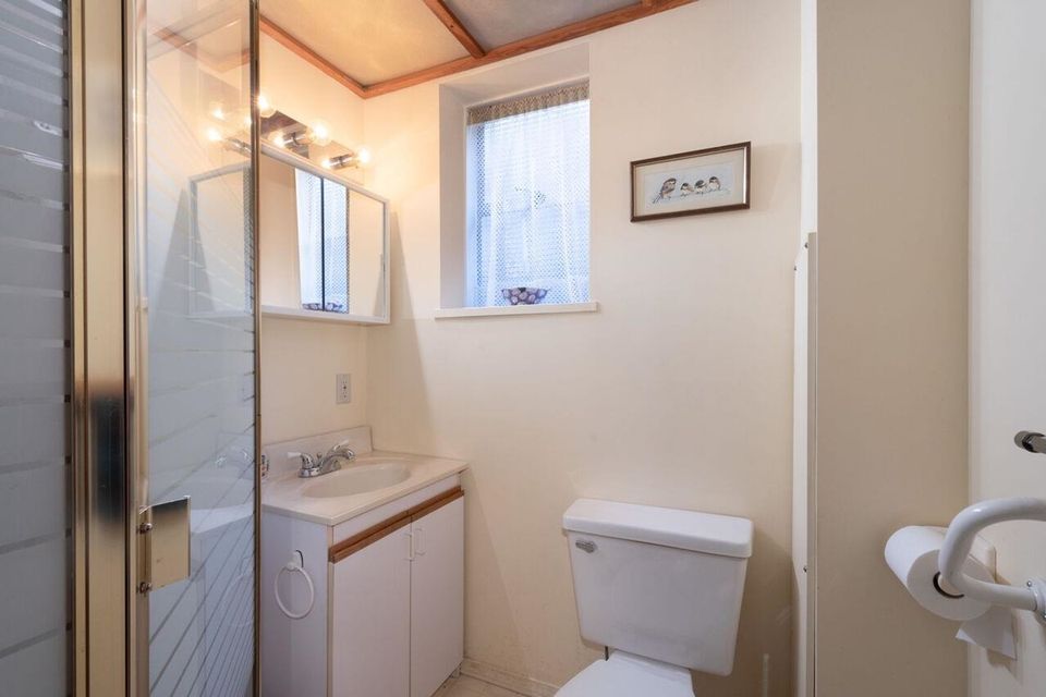 2621-w-14th-avenue-kitsilano-vancouver-west-16 at 2621 W 14th Avenue, Kitsilano, Vancouver West