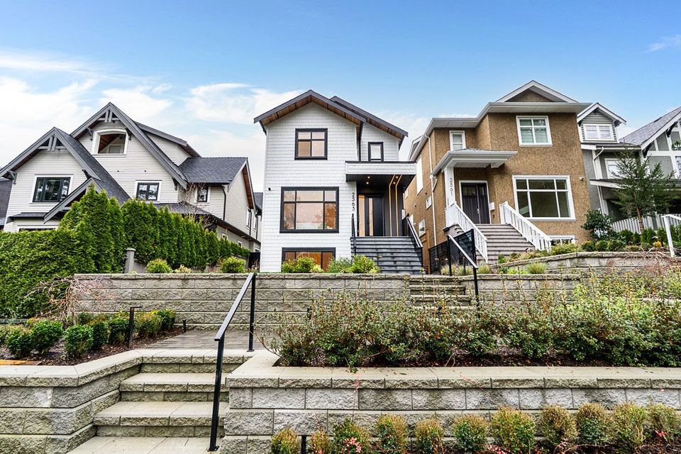 2565-w-2nd-avenue-kitsilano-vancouver-west-02 at 2565 W 2nd Avenue, Kitsilano, Vancouver West