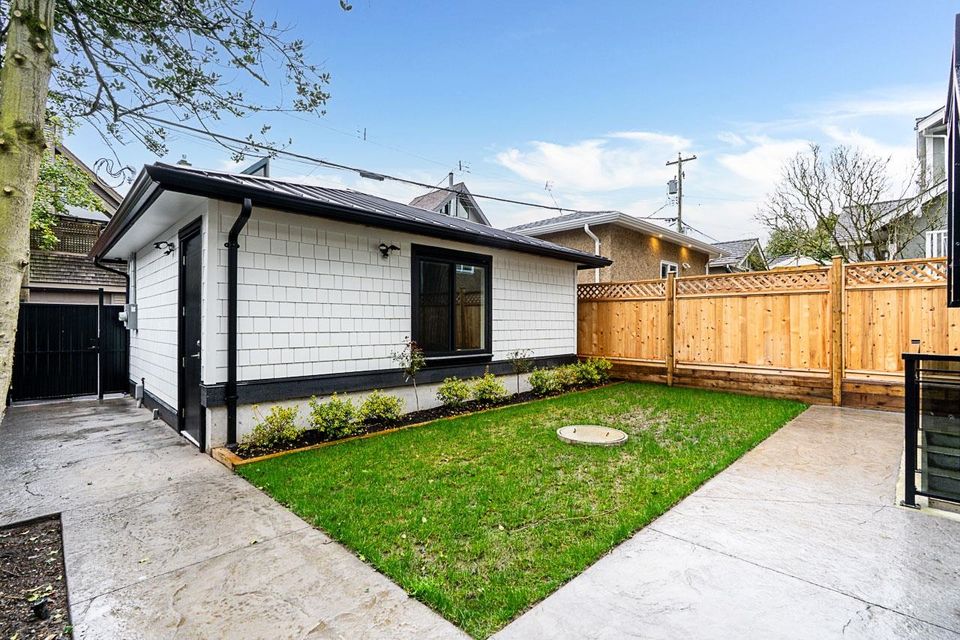 2565-w-2nd-avenue-kitsilano-vancouver-west-35 at 2565 W 2nd Avenue, Kitsilano, Vancouver West