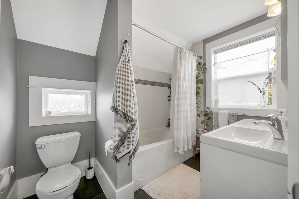 827-e-16th-avenue-mount-pleasant-ve-vancouver-east-16 at 827 E 16th Avenue, Mount Pleasant VE, Vancouver East