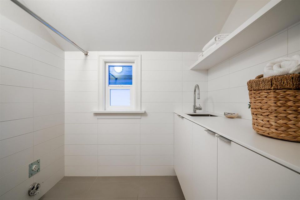 21 at 2011 Creelman Avenue, Kitsilano, Vancouver West