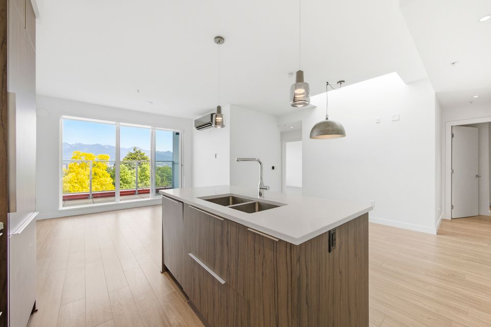 3 at 501 - 379 E Broadway, Mount Pleasant VE, Vancouver East