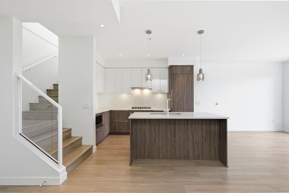 4 at 501 - 379 E Broadway, Mount Pleasant VE, Vancouver East