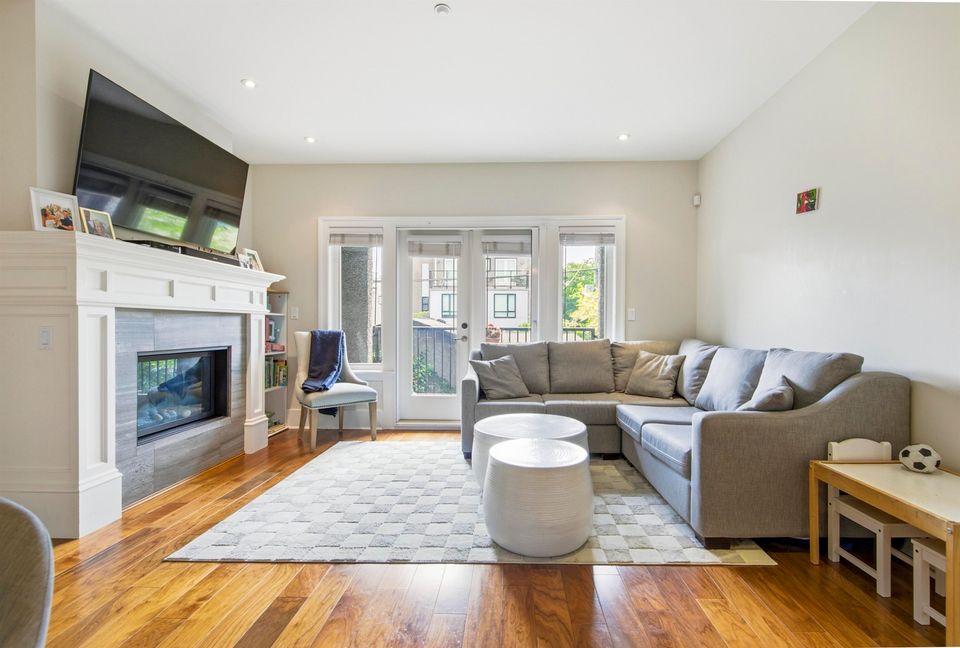 2436-w-8th-avenue-kitsilano-vancouver-west-03 at 2436 W 8th Avenue, Kitsilano, Vancouver West
