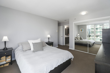 18 at 801 - 120 Milross Avenue, Downtown VE, Vancouver East