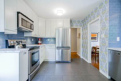11 at 609 Shannon Crescent, North Vancouver