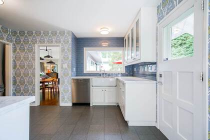 12 at 609 Shannon Crescent, North Vancouver