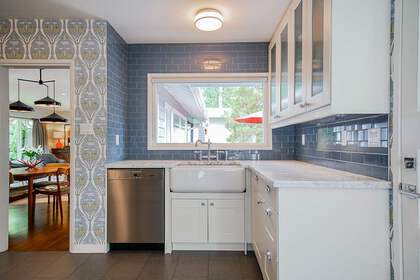 13 at 609 Shannon Crescent, North Vancouver