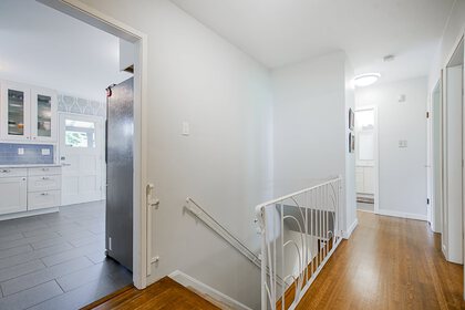 21 at 609 Shannon Crescent, North Vancouver