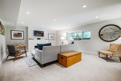 22 at 609 Shannon Crescent, North Vancouver